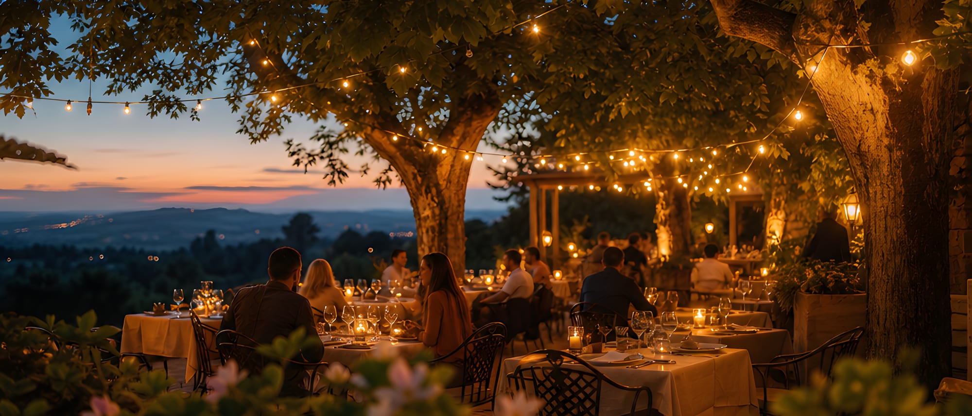 Terrasse des Restaurants unter alten Kastanien